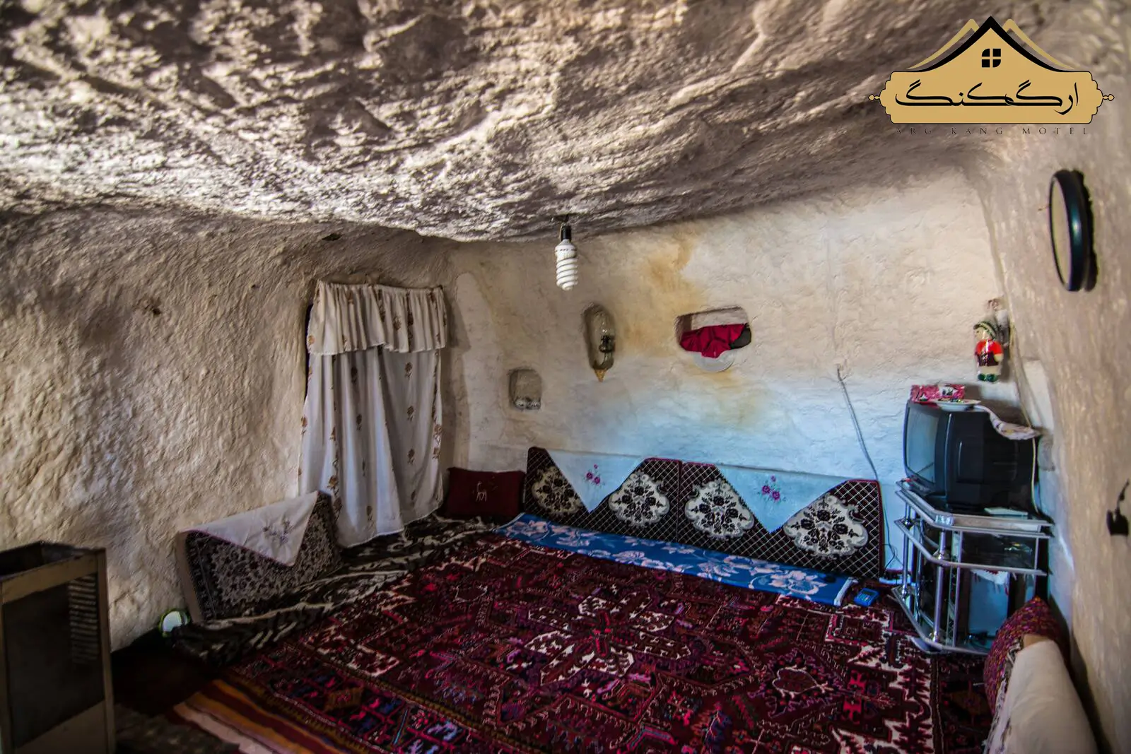 فضای داخلی خانه صخره‌ای کندوان